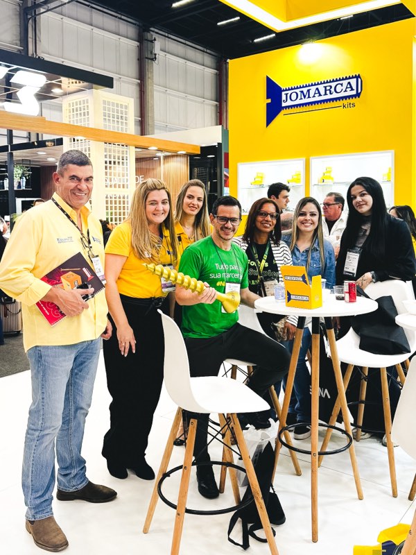Estande da Jomarca Kits durante a Formóbile 2026.
